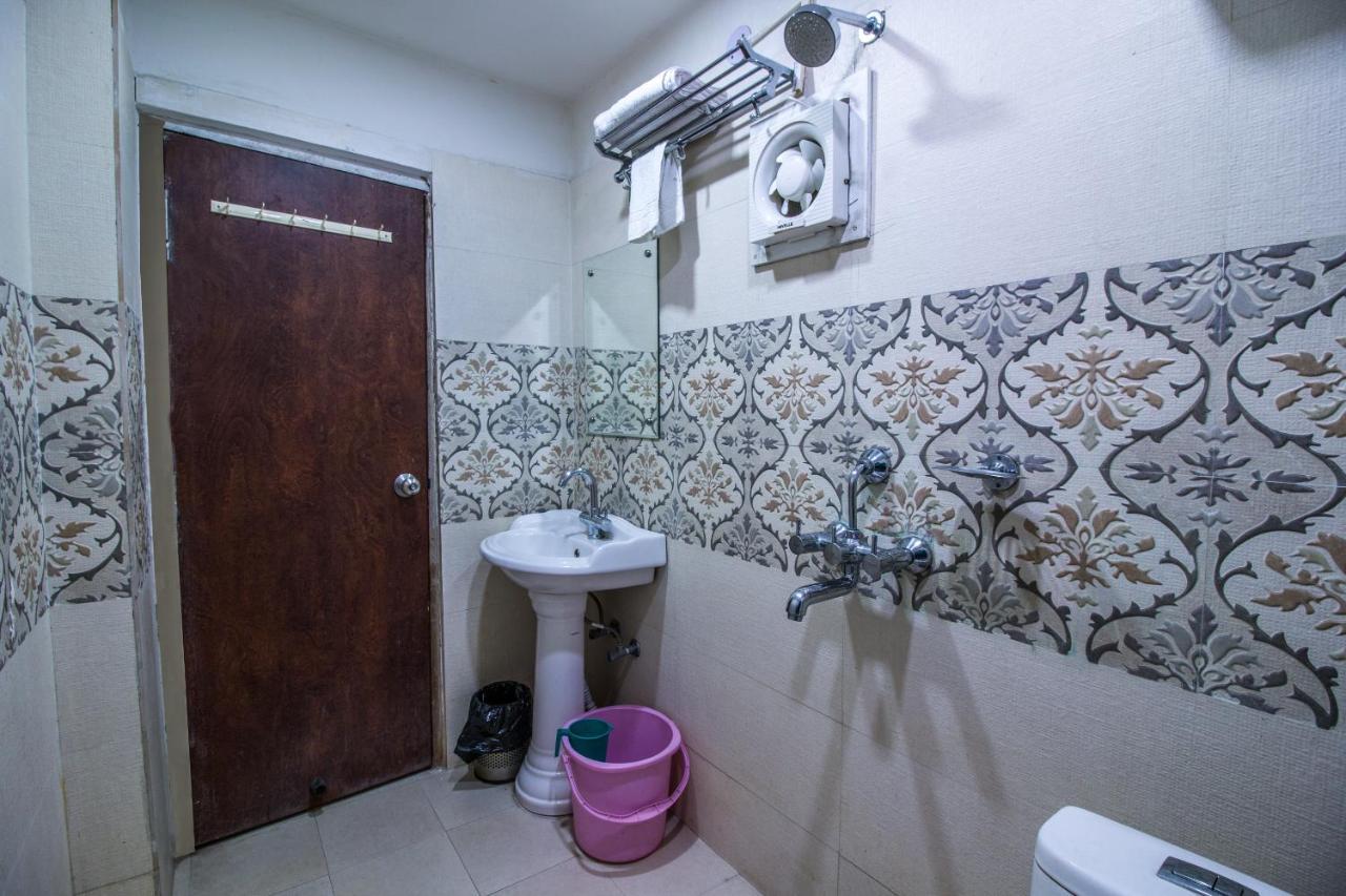 Oyo 14579 The Hangout Jamshedpur Exterior photo